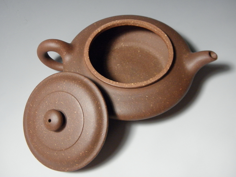 宜兴紫砂壶,原矿紫砂泥,全手工制作 宜兴制壶大师亲手打造 -- 水扁壶