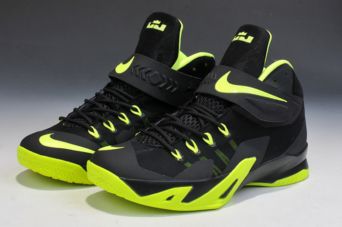 耐克/nike zoom soldier 詹姆斯士兵8篮球鞋653642-100(653642-417白