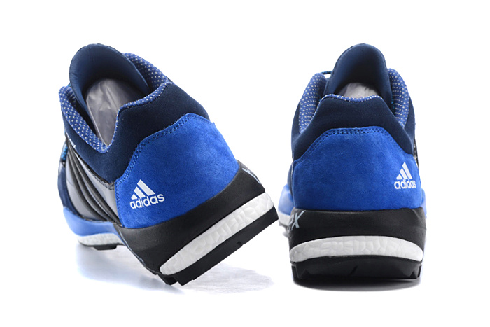 *adidas阿迪达斯男鞋2015秋冬新款boost系列皮面跑步鞋(黑蓝 43)