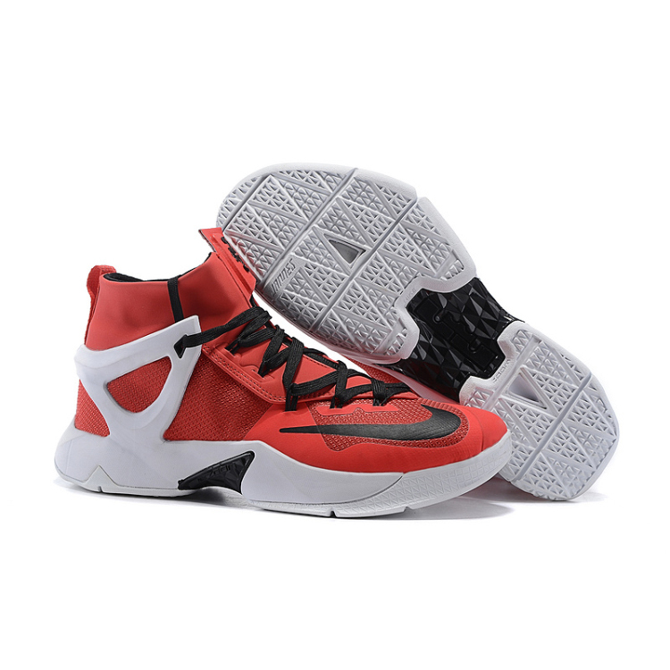 耐克nike lebron詹姆斯13代篮球鞋 男士运动休闲鞋(黑绿 40)